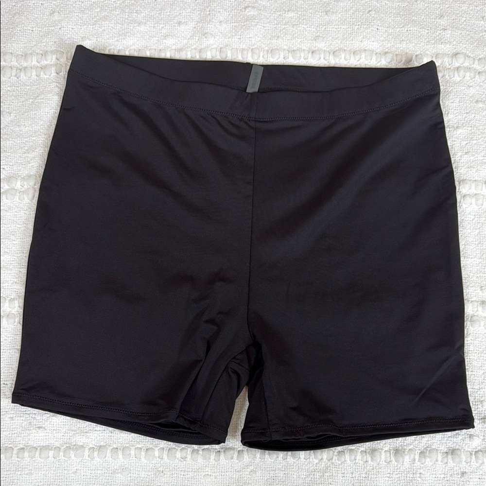 SKIMS‎ Outdoors Black Bike Shorts Size XL